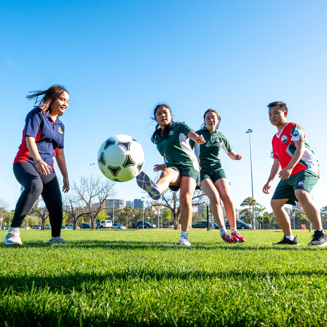 布伦森55分尼克斯豪取7连胜 老鹰灭热火3连胜.